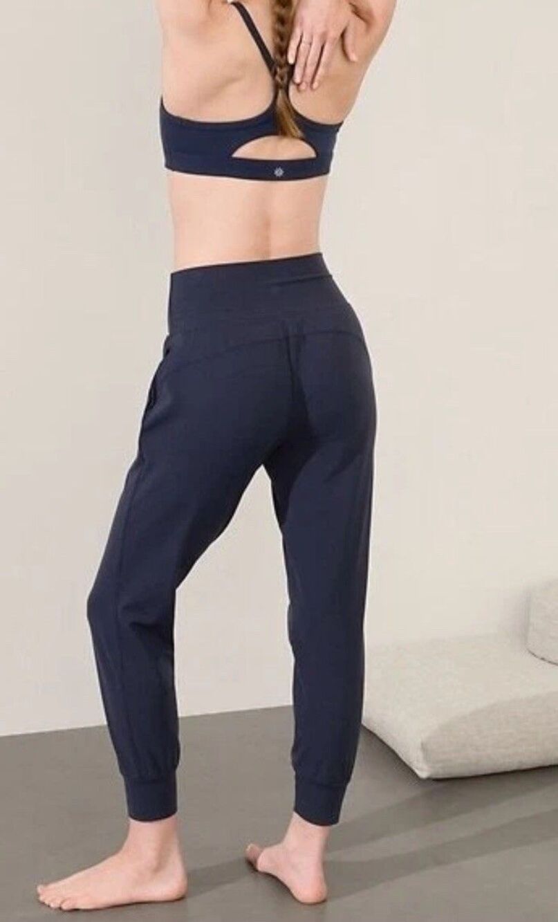 Athleta Salutation High Rise Joggers Womens Medium Navy Pockets 531288 Yoga New - Picture 11 of 11